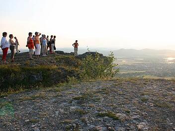 Der Staffelberg ist bei Wanderern sehr beliebt. Auf dem Felsengipfel angekommen wird man mit einem tollen Ausblick belohnt. Symbolfoto: Matthias Einwag