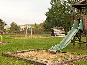 Der FC Neubrunn will den gemeindlichen Spielplatz zum Jubiläum im nächsten Jahr attraktiver gestalten. Foto: Günther Geiling
