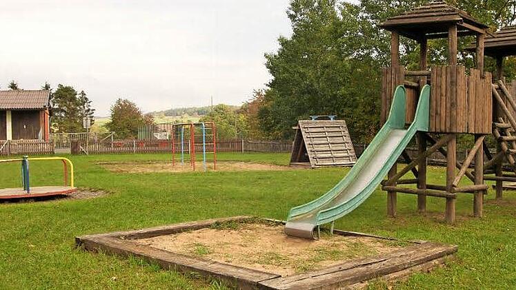 Der FC Neubrunn will den gemeindlichen Spielplatz zum Jubiläum im nächsten Jahr attraktiver gestalten. Foto: Günther Geiling