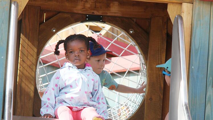 Namika Schirmer (2) war begeistert. Die Rutsche gefiel ihr sehr.