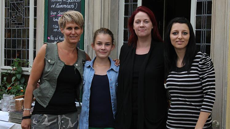 Das Künstlerklause-Team (von links): Tina Raab, Lea Raab, Winnie Wittmann und Mandy Reier.