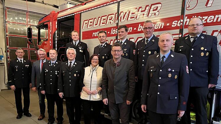 Helmbrechts: Feuerwehr ehrt langjährige Mitgliedschaften - nach langer Corona-Zwangspause