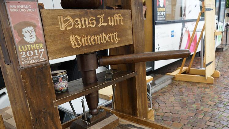Zu den Ausstellungsstücken gehört auch eine Druckerpresse.Foto: Arkadius Guzy