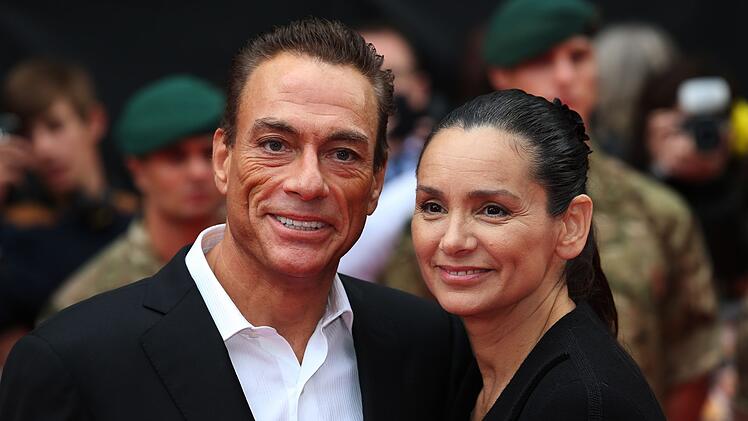 Vier Ehen scheiterten: Mit der Bodybuilderin Gladys Portugues, die er 1999 zum zweiten Mal heiratete, fand Jean-Claude Van Damme die Frau fürs Leben.