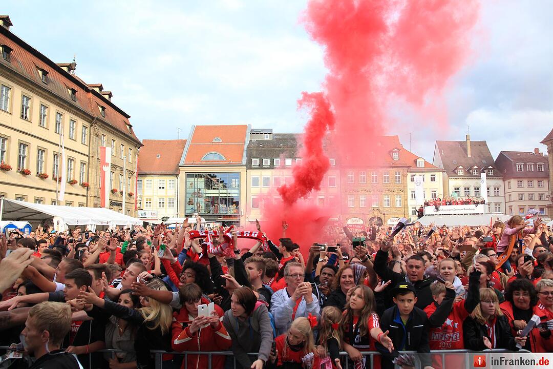 Meister-Party am Maxplatz