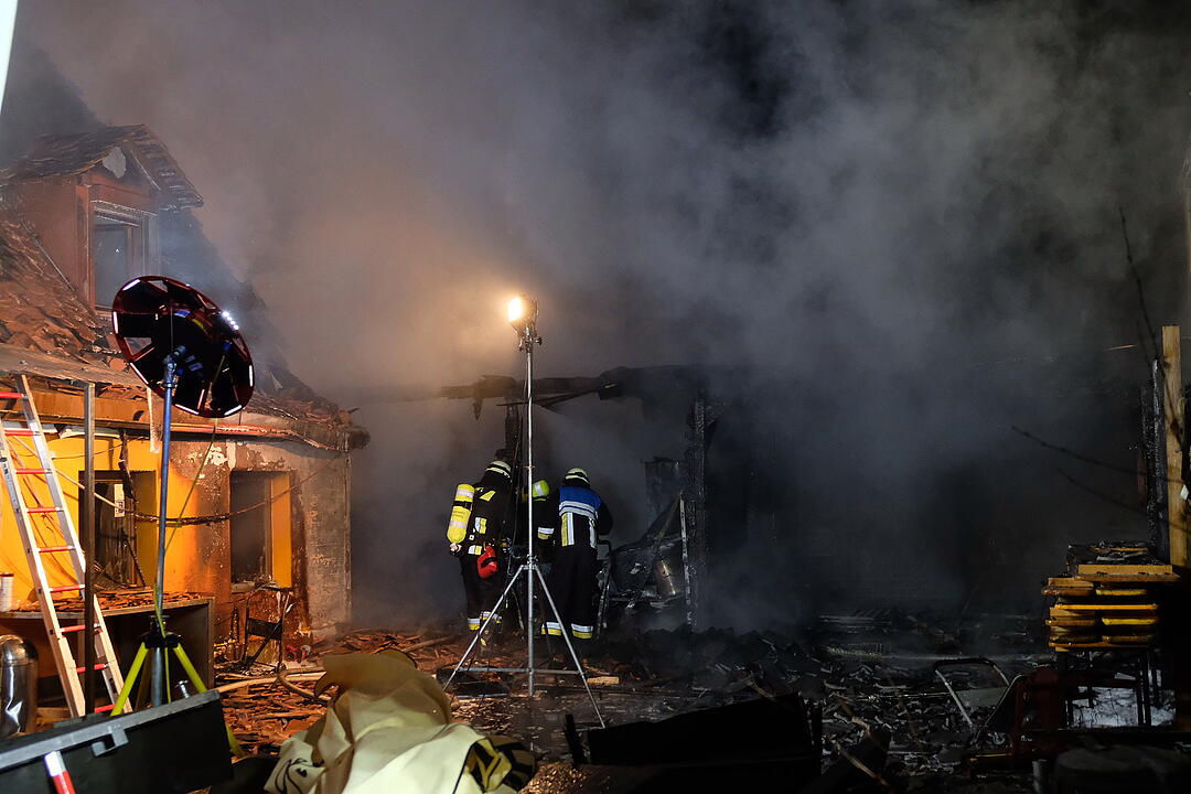Nürnberger Gaststätte geht in Flammen auf: Anwohner evakuiert