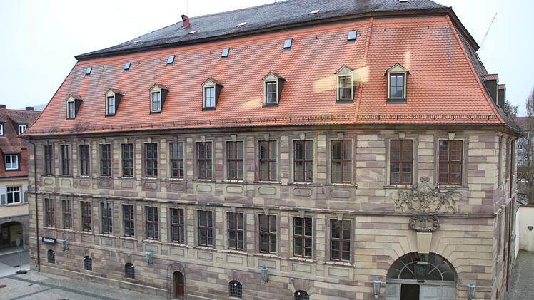 Um weiterhin Stabilisierungshilfen zu erhalten, musste die Stadtverwaltung nochmals den Rotstift an den Investitionsplan der kommenden Jahre ansetzen. Symbolfoto: Benedikt Borst