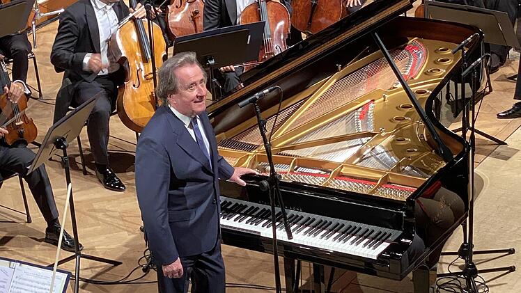 Beethoven-Spezialist Rudolf Buchbinder mit den Bamberger Symphonikern im Regentenbau