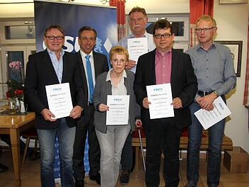 Die CSU-Weisendorf ehrte langjährige Mitglieder (von links): Peter Brehm (20 Jahre), Anneliese Bräutigam (10), Winfried Butzbacher (15), Stephan Frahnert (15), Alfred Vahrmann (30) mit Alexander Tritthart (Zweiter von links)