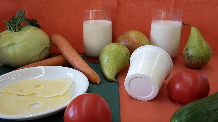 Einmal die Woche bekommen Schulen und Kindergärten eine Portion Milch, Buttermilch, Joghurt, Quark oder Käse pro Kind - in normalen Zeiten. Die Schulmilchaktion und der Schulmilchtag mussten heuer wegen der Corona-Pandemie ausfallen, sollen im nächsten Jahr aber wieder stattfinden, teilt das Landwirtschaftsamt mit.  Foto: Aelf Coburg