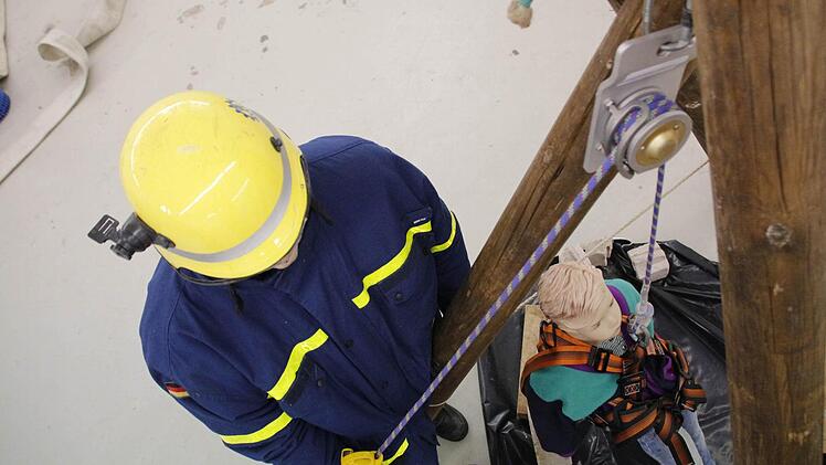 Der so genannte Dreibock zum Abseilen in einen Schacht Fotos: Josef Hofbauer