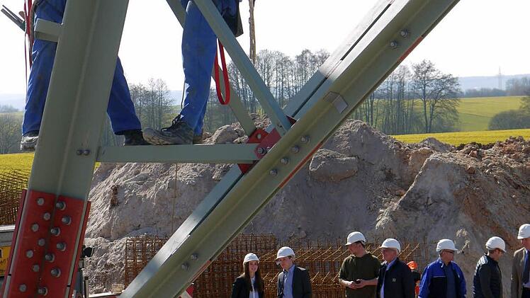 Auf der Baustelle für die 380-kV-Trasse bei Trübenbach (Gemeinde Weidhausen). Foto: Berthold Köhler