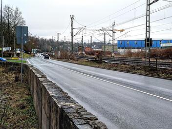 Auf jeden Fall sanierungsbedürftig: B4 im Weichengereuth.