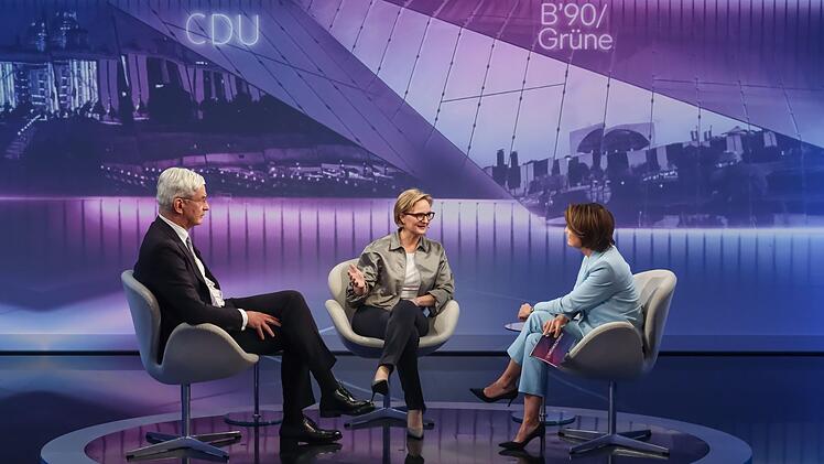 Sandra Maischberger (rechts) diskutierte mit Mathias Middelberg und Franziska Brantner &uuml;ber den zwischenmenschlichen Umgang in der Politik.
