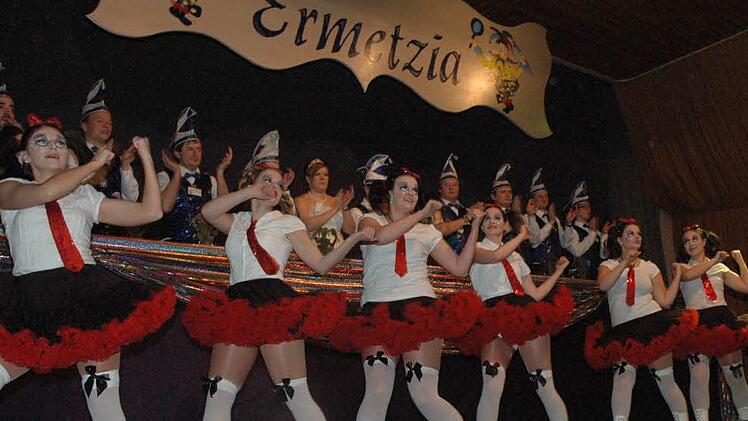Die "Alte Garde" der Ermetzia mit einem schmissigen Showtanz.