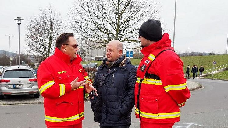 MdL Holger Dremel im Gespräch mit den Verantwortlichen der DLRG Hirschaid