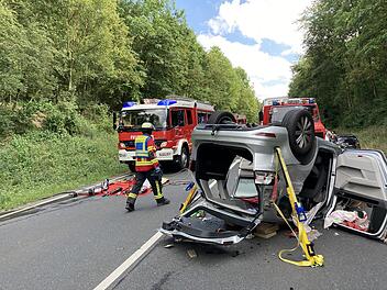 Unfall auf der B19: Vier Personen wurden teils schwer verletzt Unfall auf der B19: Vier Personen wurden teils schwer verletzt