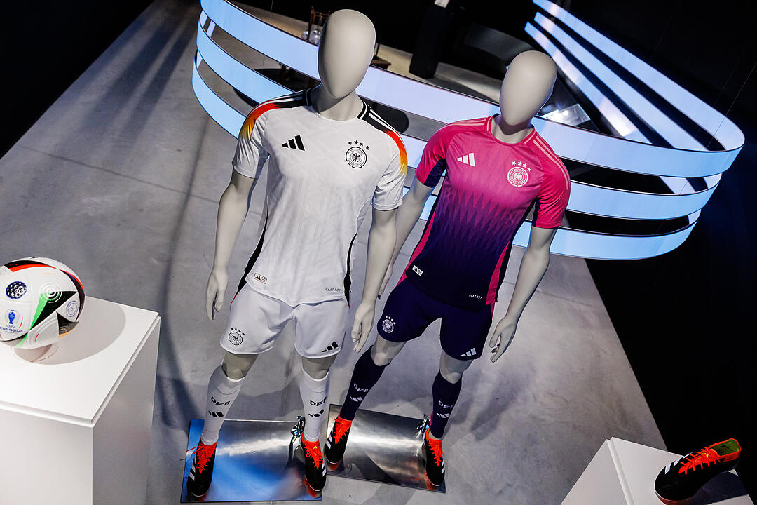 Trikots der deutschen Fußball-Nationalmannschaft EM 2024