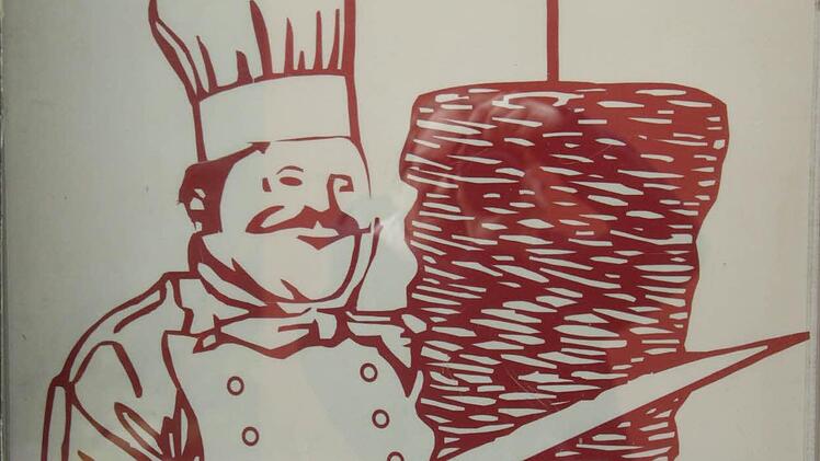 Viele Schüler und Geschäftsleute schwören in der Mittagspause drauf: Döner aus der Bamberger Straße...