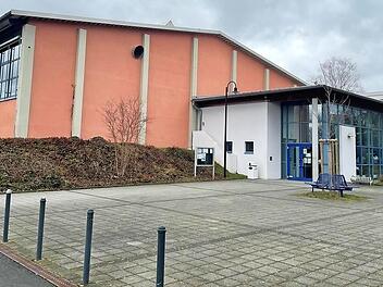 Rund 80 Tests werden täglich in der Aurachtalhalle durchgeführt.