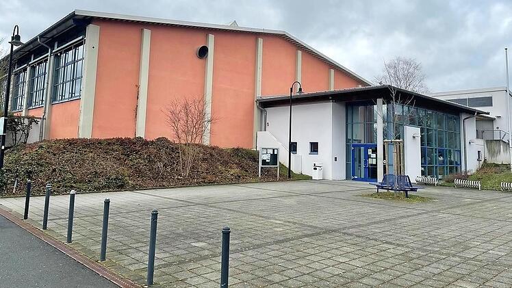 Rund 80 Tests werden täglich in der Aurachtalhalle durchgeführt.