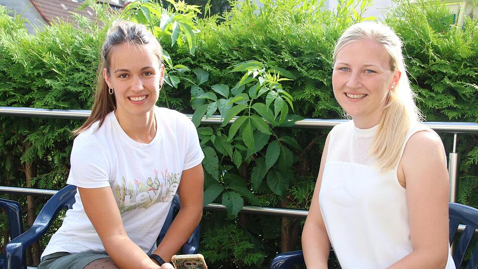 Rica Kohmann (links) und Christina Gründel sind die neuen Jugendbeauftragten des Staffelsteiner Stadtrates. Foto: Matthias Einwag