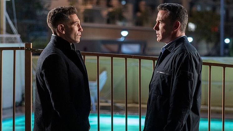 In "The Accountant 2" schl&uuml;pft Ben Affleck (rechts, mit Jon Bernthal) erneut in die Rolle des inselbegabten Action-Buchhalters Christian Wolff.