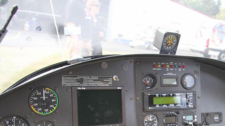 Das Cockpit ist übersichtlich. Foto: Sonny Adam