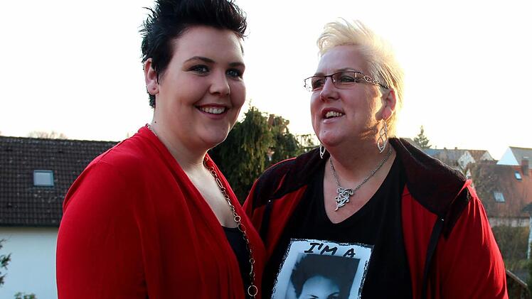 Ihre Mutter Babette Küstner-Gäbel (r.) hatte Georgia Pfumfel zur TV-Show angemeldet. Foto: Johanna Blum