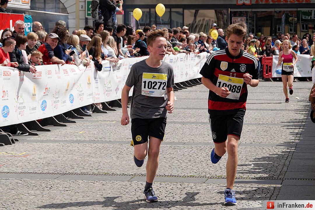 Weltkulturerbelauf 2017 in Bamberg: Der Zieleinlauf am Maxplatz
