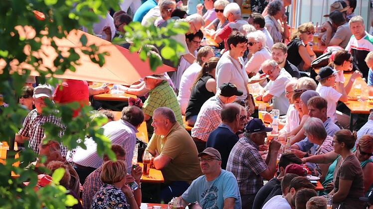 Viel Betrieb herrschte beim 40. Marktfest in Oberbach. Foto: Sebastian Schmitt
