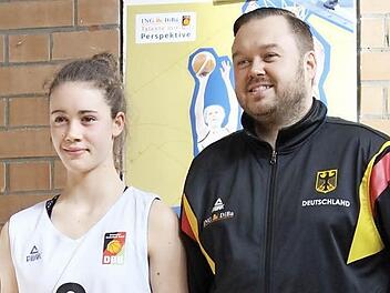 Nina K&uuml;hhorn mit Bundestrainer Stefan Mienack Foto: privat