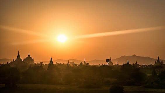 Sonnenuntergangsstimmung in Myanmar  Fotos: privat