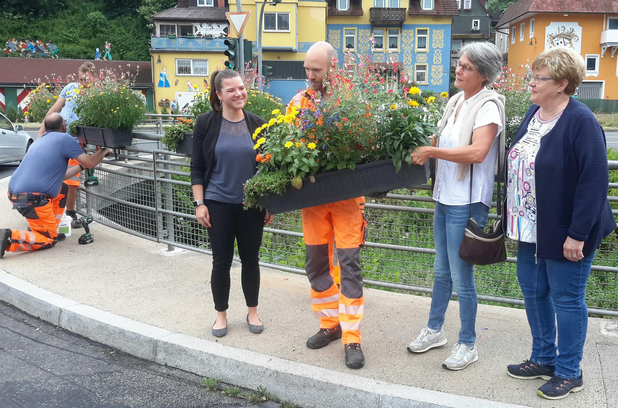 bienenfreundliche blumenkasten was es mit der aktion in bad bruckenau auf sich hat