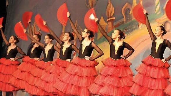 Die Tänzerinnen der Ballettschule Doris Diroll präsentierten einen spanischen Tanz.