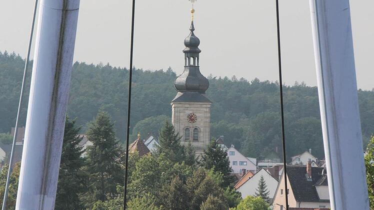 Die Kirche in Burk - viele Menschen treten aus der Kirche aus Foto: Jennifer Hauser