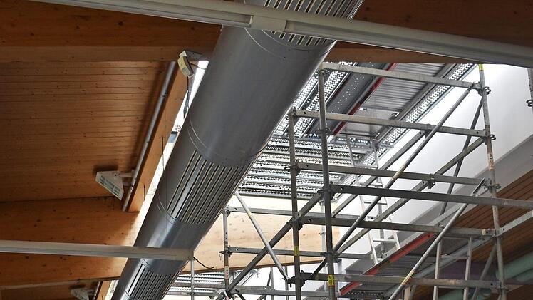 Das Dach der Franken-Lagune wurde repariert.  Fotos: privat