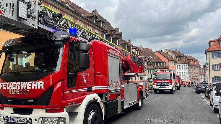 Bamberg: Rauch steigt aus Wohnung und sorgt für Feuerwehreinsatz