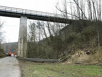 Die Bäume an der Talbrücke sind weg. Foto: Thomas Malz