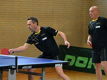 Jürgen Zöbelein (li.) und Igor Ondrejicka gewannen zwar ihr Eingangsdoppel, verloren aber das entscheidende Schlussdoppel gegen eine andere Treuchtlinger Besetzung. Foto: Picturedreams