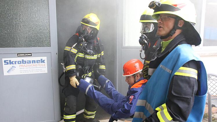 Großübung auf dem Gelände der Firma Srobanek Foto: Michael Stelzner