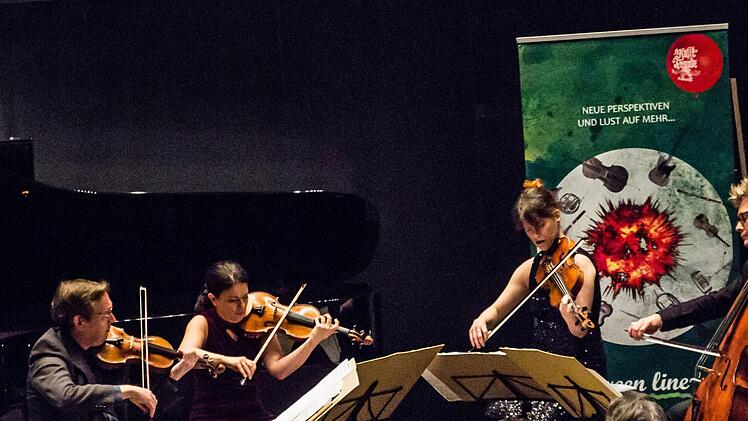 Impressionen vom Konzert des Minguet Quartetts gemeinsam mit dem Pianisten Matthias Kirschnerei in Coburg bei der Gesellschaft der MusikfreundeFoto: Jochen Berger