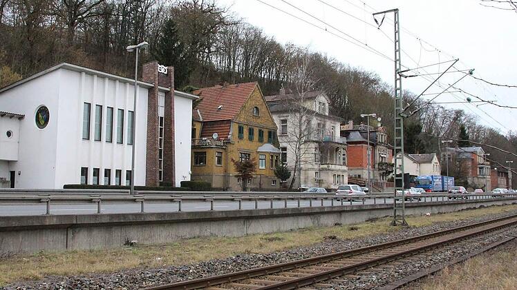 Der Neue Weg zwischen Frankenbrücke und Judenbergunterführung. Hier versuchte die junge Frau, sich vor dem Vergewaltiger in einen Hauseingang zu flüchten. Foto: Ulrike Nauer