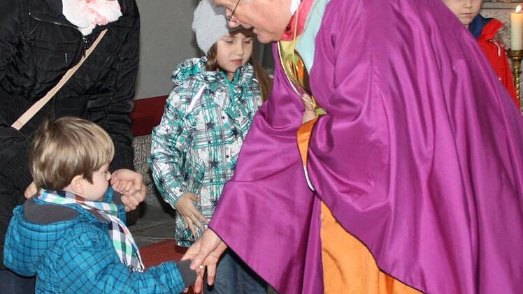 Bilder vom Besuch des Bischofs in Garitz. Fotos: Ralf Ruppert