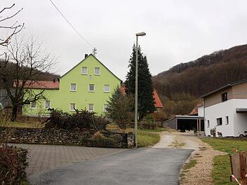 Die private Dorflampe   am Hohen Steg in Leutenbach Foto: Franz Galster