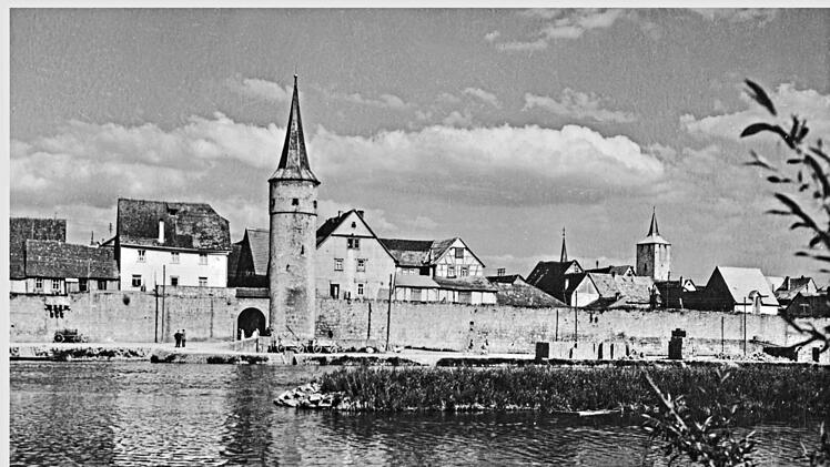 Der Maintor-Turm im Jahr 1955. Das Bild stammt aus der Sammlung von Sonja Häns.    Repro: Alfred Dill