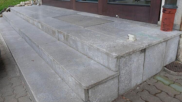 Zurück gestellt wurde die Entscheidung über neue Eingangstreppe zur Mehrzweckhalle. Foto: Gerd Schaar