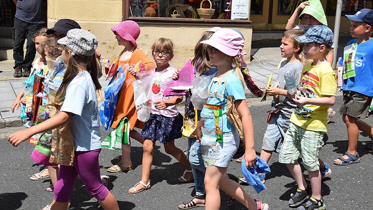 Weitere Impressionen aus dem Kinderfestzug 2015  Foto: Ronald Rinklef