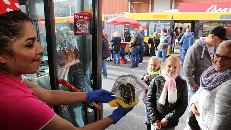 Foodtruck-Impressionen aus dem unterfränkischen Knetzgau, die keine Woche alt sind.Barbara Herbst