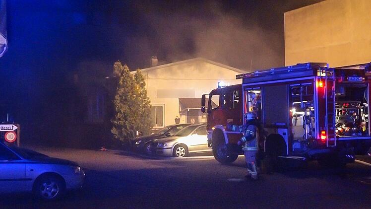 Maschine in Schleiferei in Brand geraten